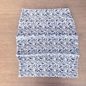 Lularoe blue floral Cassie skirt size large